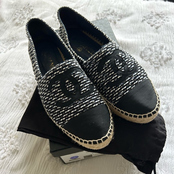 Chanel Espadrille - Picture 1 of 3